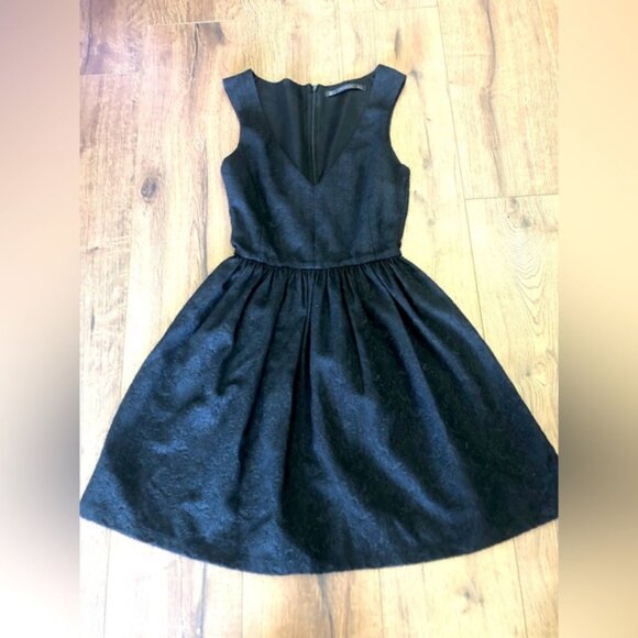 ZARA TRAFALUC BLACK MINI DRESS IN SIZE SMALL - Picture 1 of 4